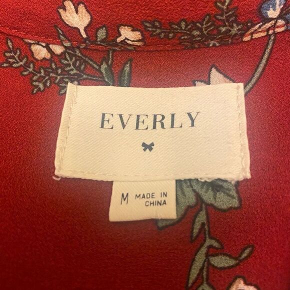 Everly Red Floral Button Front Blouse | Long Sleeve | Tie Cuff Top | Size M - Picture 8 of 11